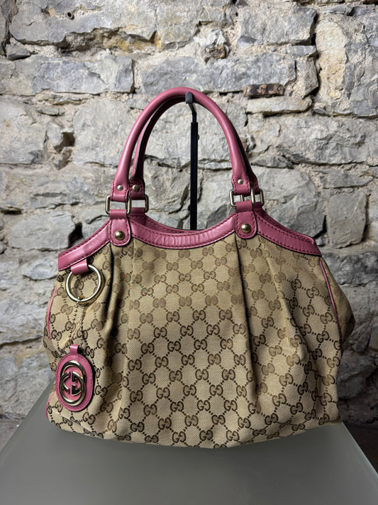 GUCCI Sukey Medium GG Canvas – Beige & Rosa