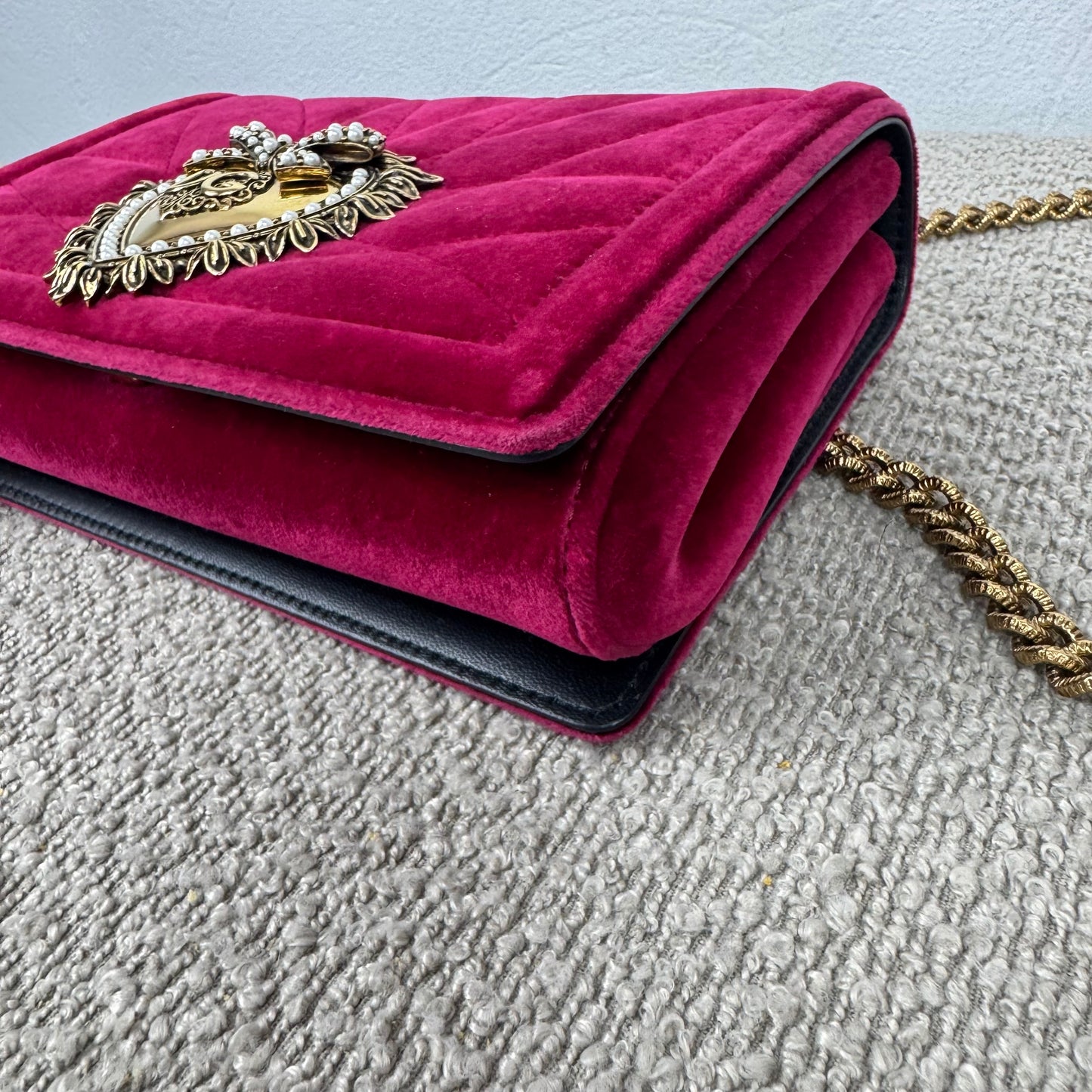 Dolce & Gabbana Velvet Devotion Medium Samt Tasche Pink