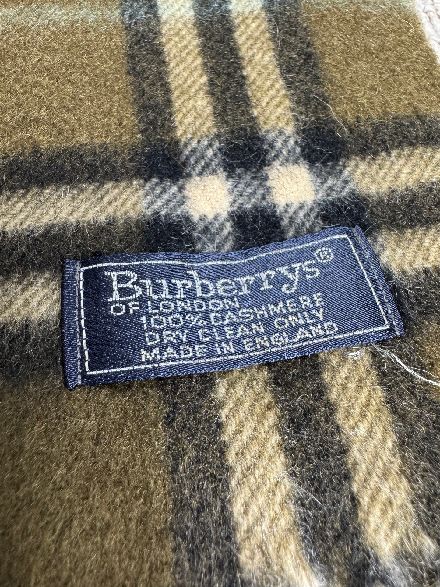 Écharpe Burberry kaki – 100 % cachemire