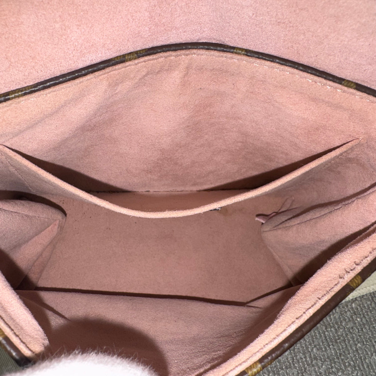 Louis Vuitton Locky BB – Monogram Canvas / Rosa