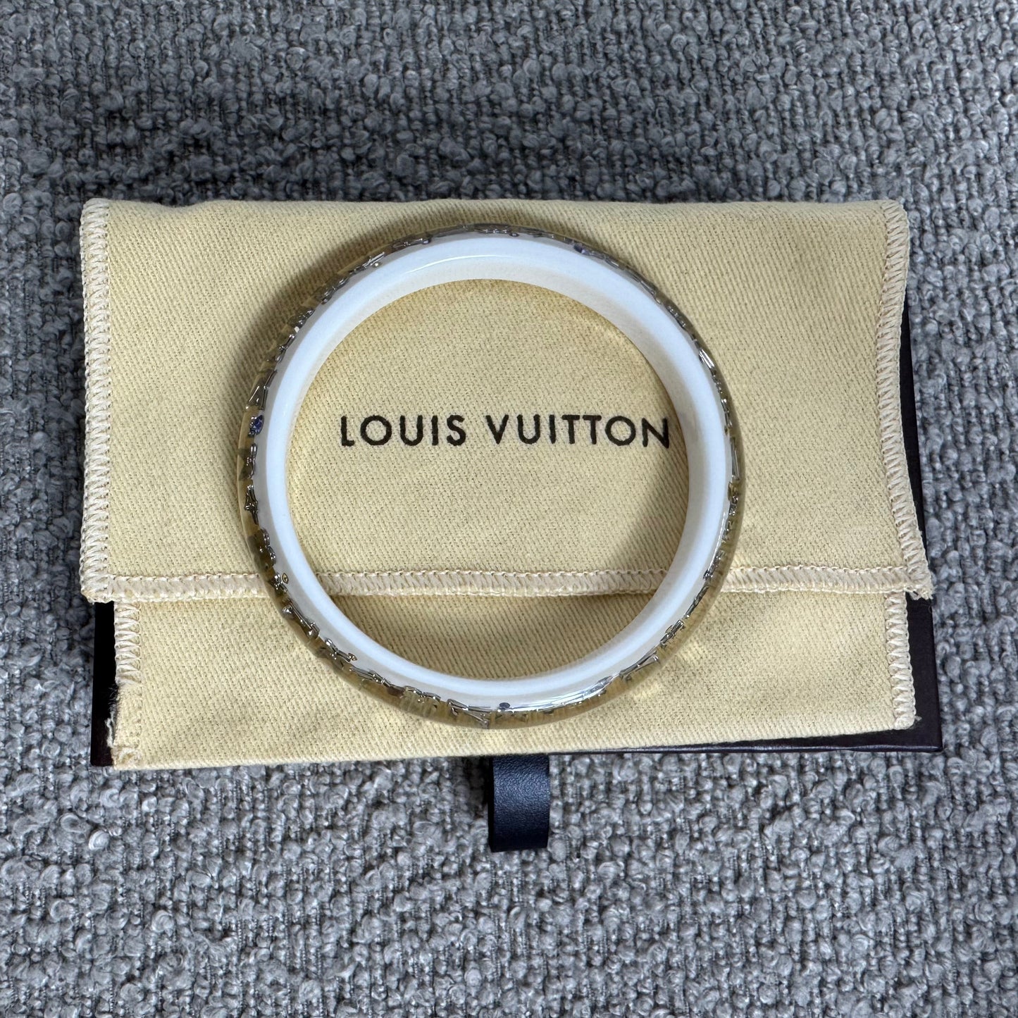 Louis Vuitton Resin Monogram Inclusion Armband – Weiß / Silber / Lila