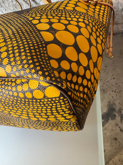 Louis Vuitton x Yayoi Kusama Neverfull – Monogram Dots Limited Edition