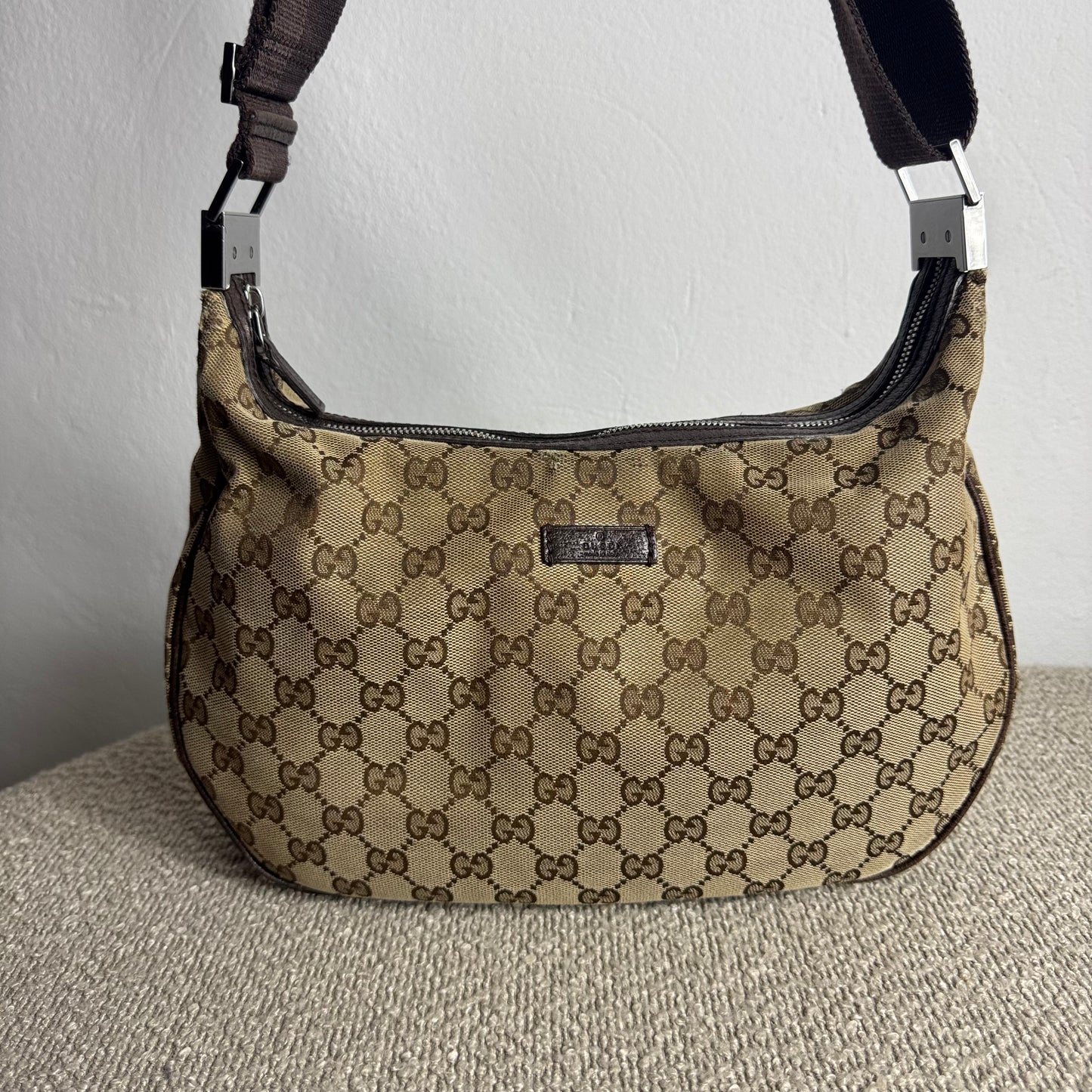 Gucci GG Canvas Hobo Schultertasche – Braun