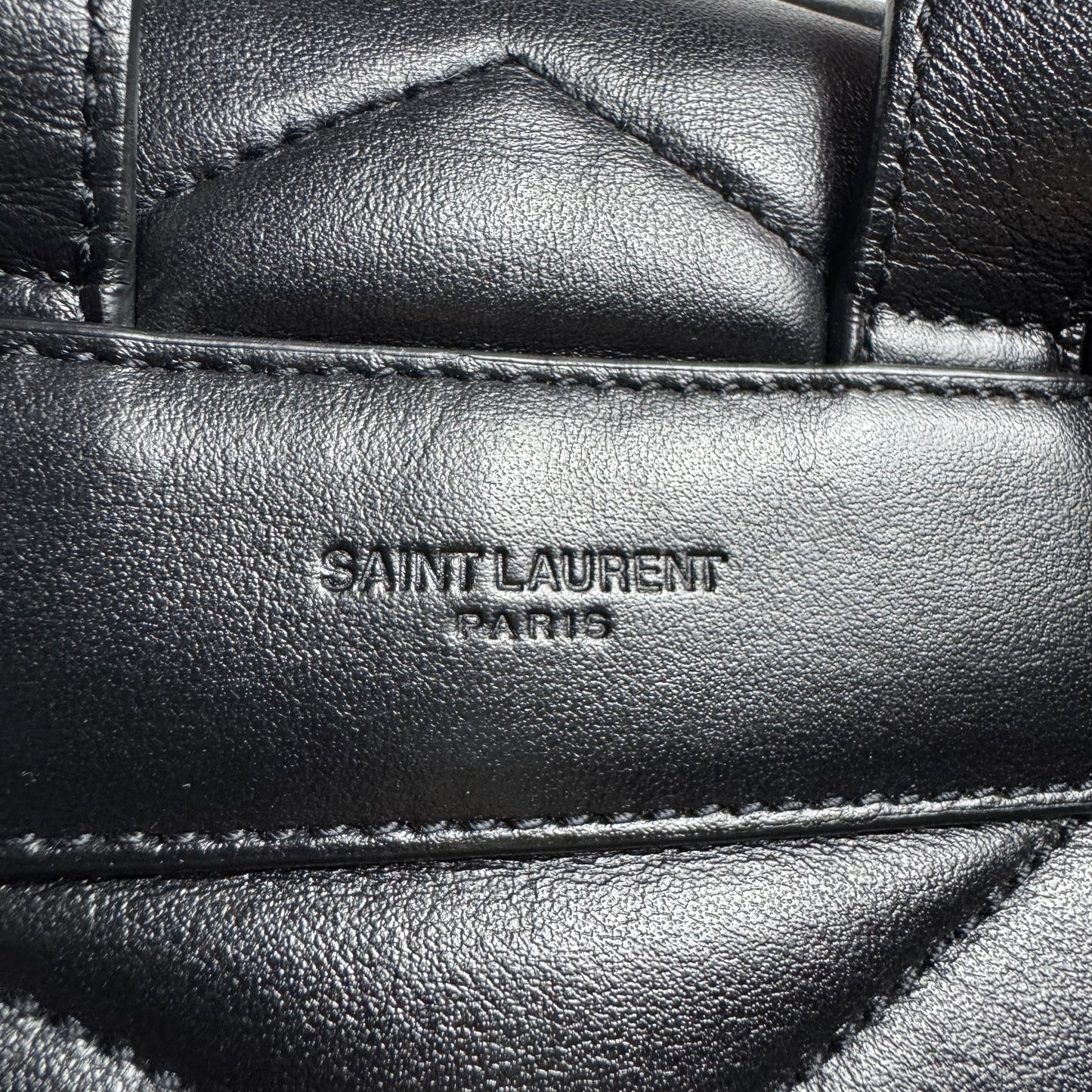 Saint Laurent Loulou Rucksack Matelassé-Leder Schwarz