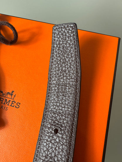 Hermès Wendegürtel – Dunkelbraun/Schwarz mit silberfarbener H-Schnalle