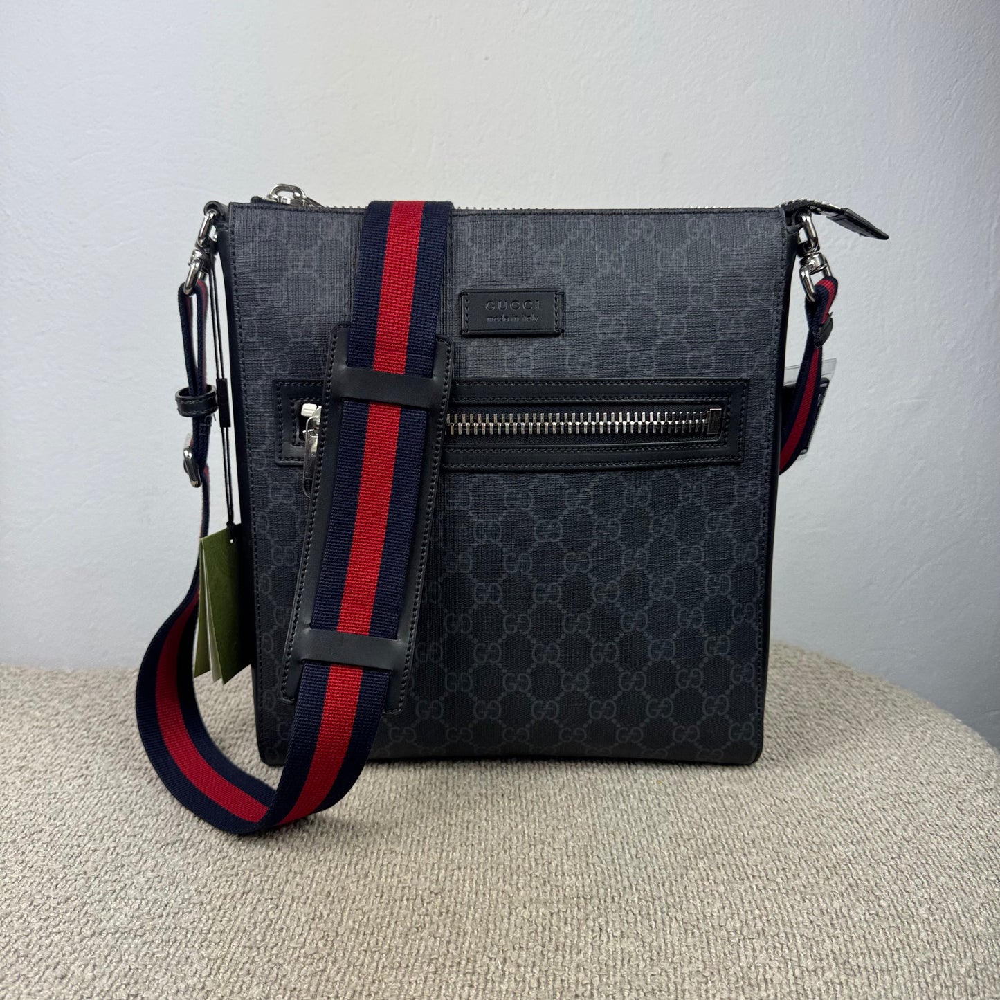 Gucci GG Supreme Messenger Tasche – Schwarz / Grau