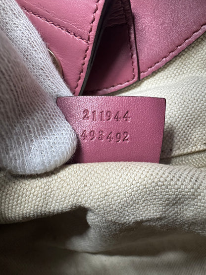 GUCCI Sukey Medium GG Canvas – Beige & Rosa