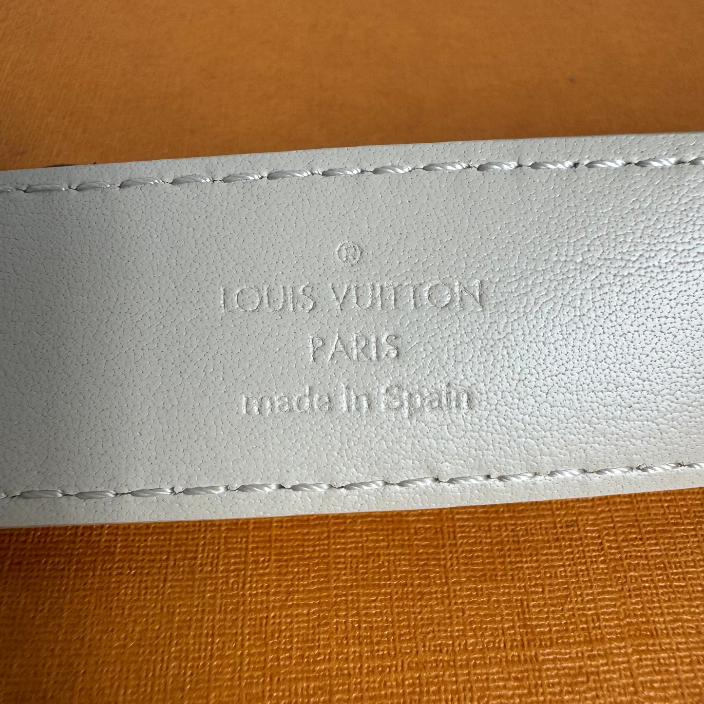 Louis Vuitton Initiales Gürtel Damier Azur 25 mm