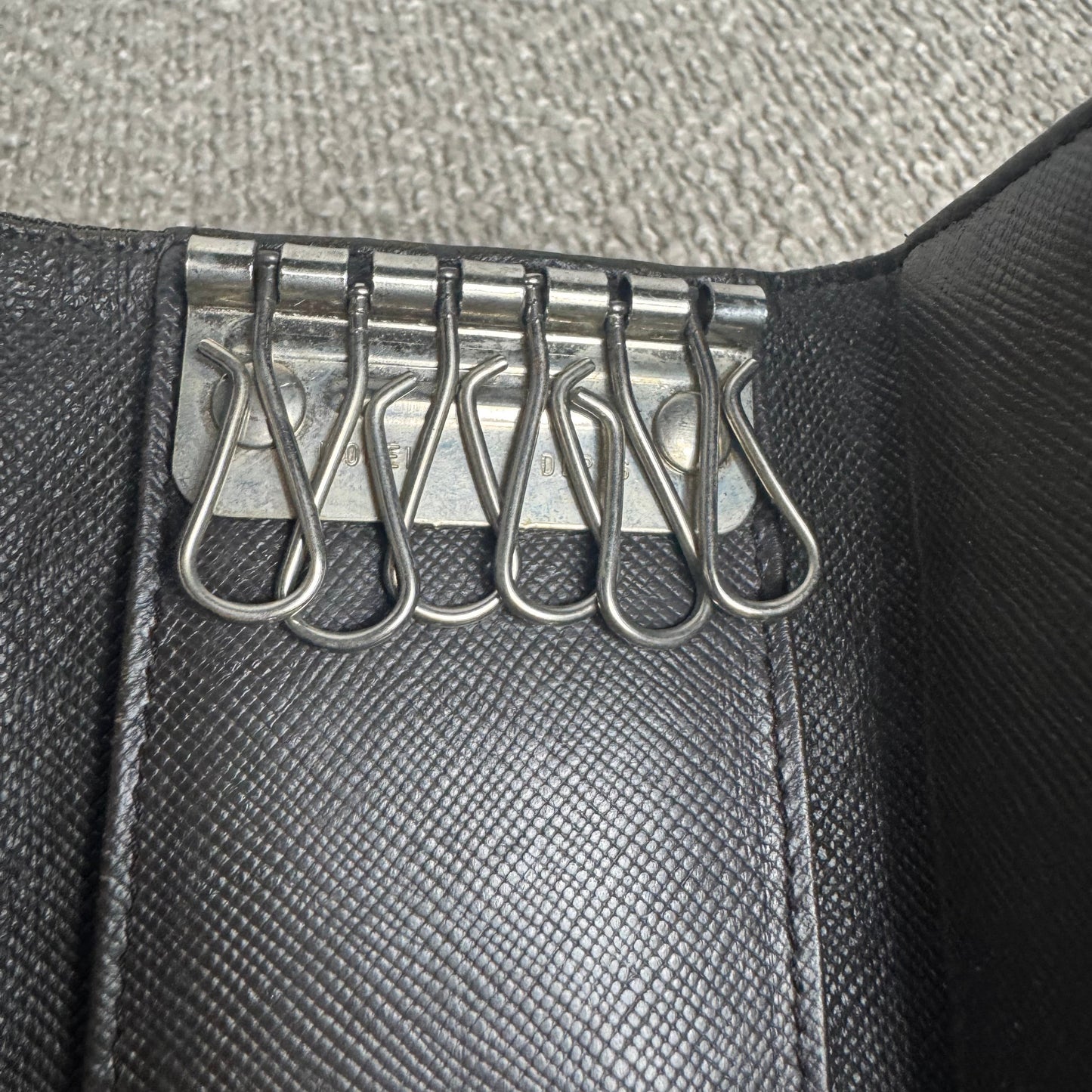 PRADA Nylon Schlüssel-Etui 6-fach Schwarz Saffiano