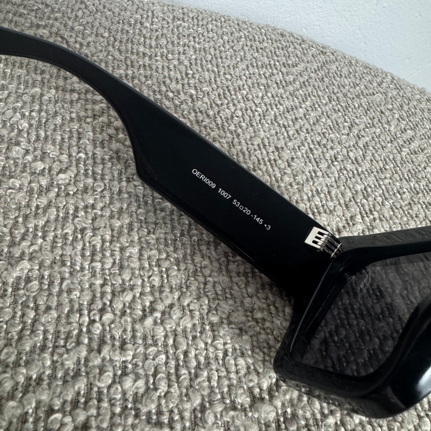 Off-White „Virgil“ Sunglasses (Black/Red)