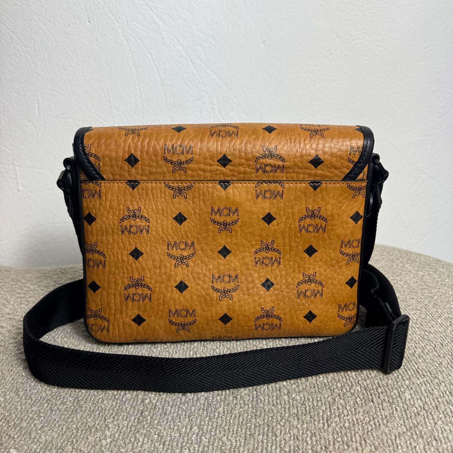 MCM Visetos Klassik Small Messenger