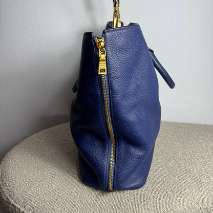 Prada Shopper Vitello Leder in Blau