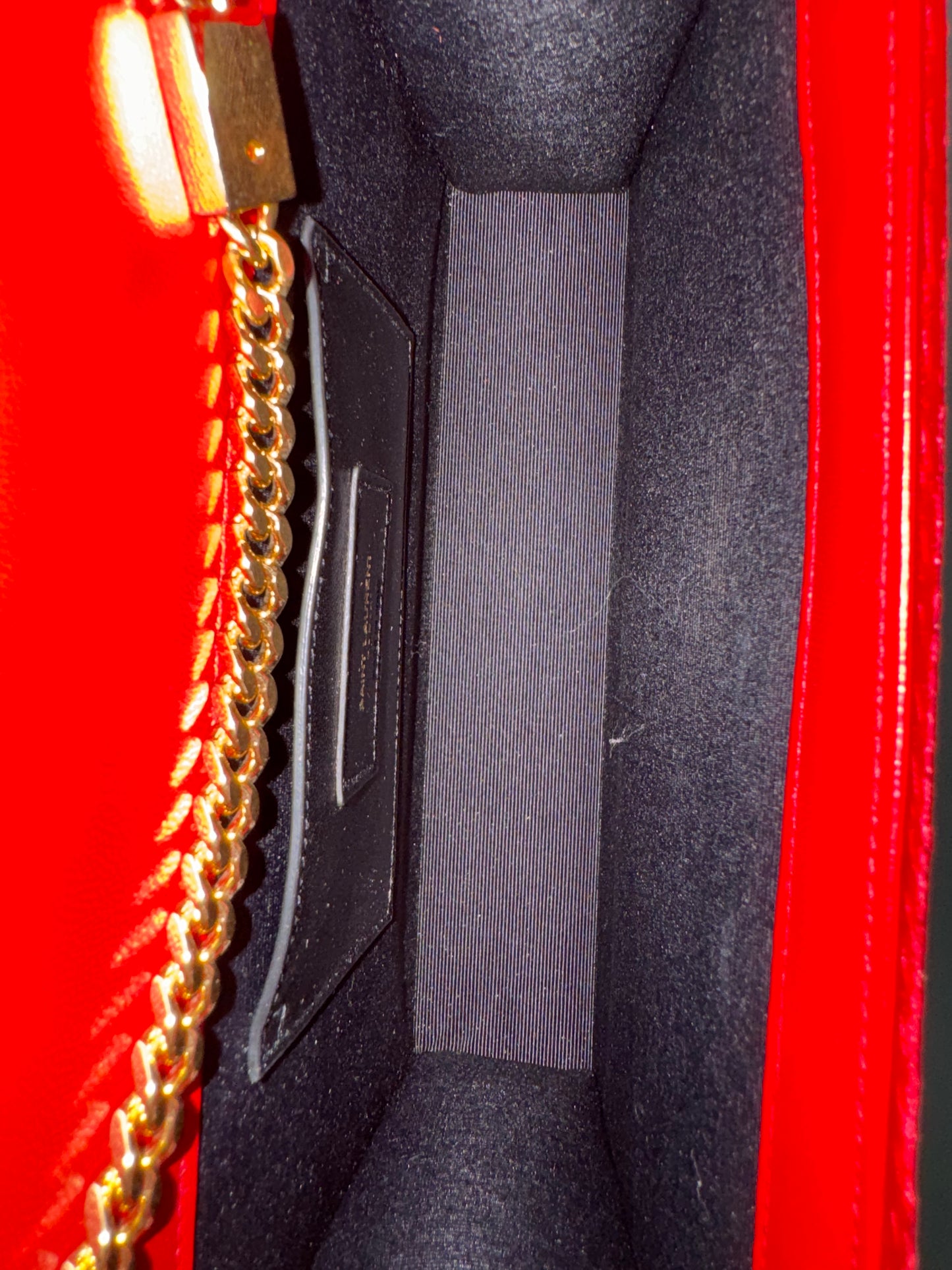 Yves Saint Laurent Kate Medium Rot Samt