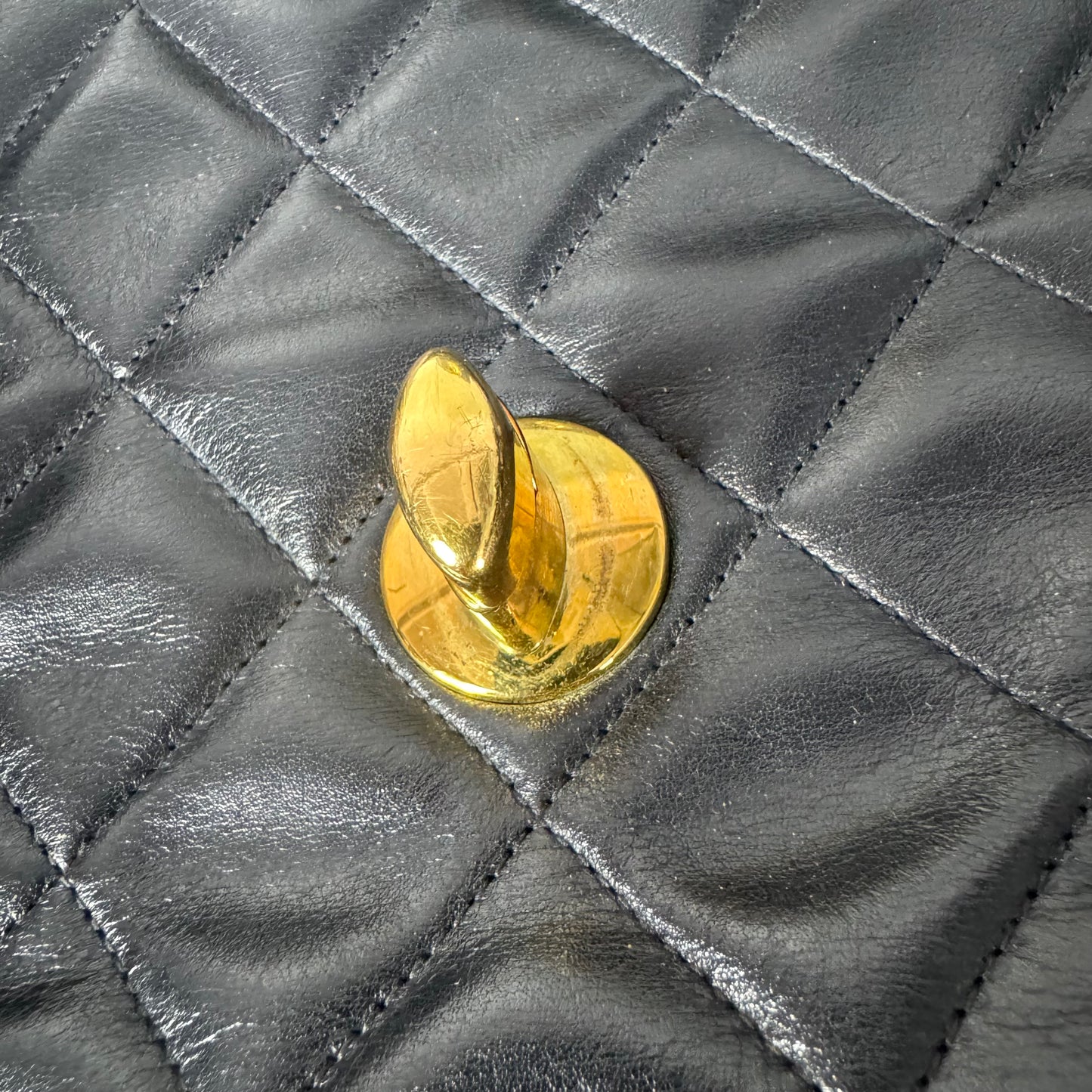 Chanel Single Flap Jumbo – Schwarz mit 24K vergoldeter Hardware