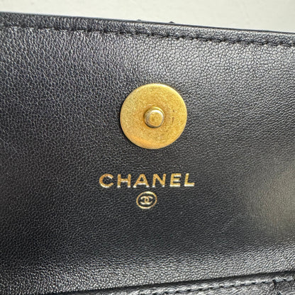 Chanel 19 Wallet on Chain