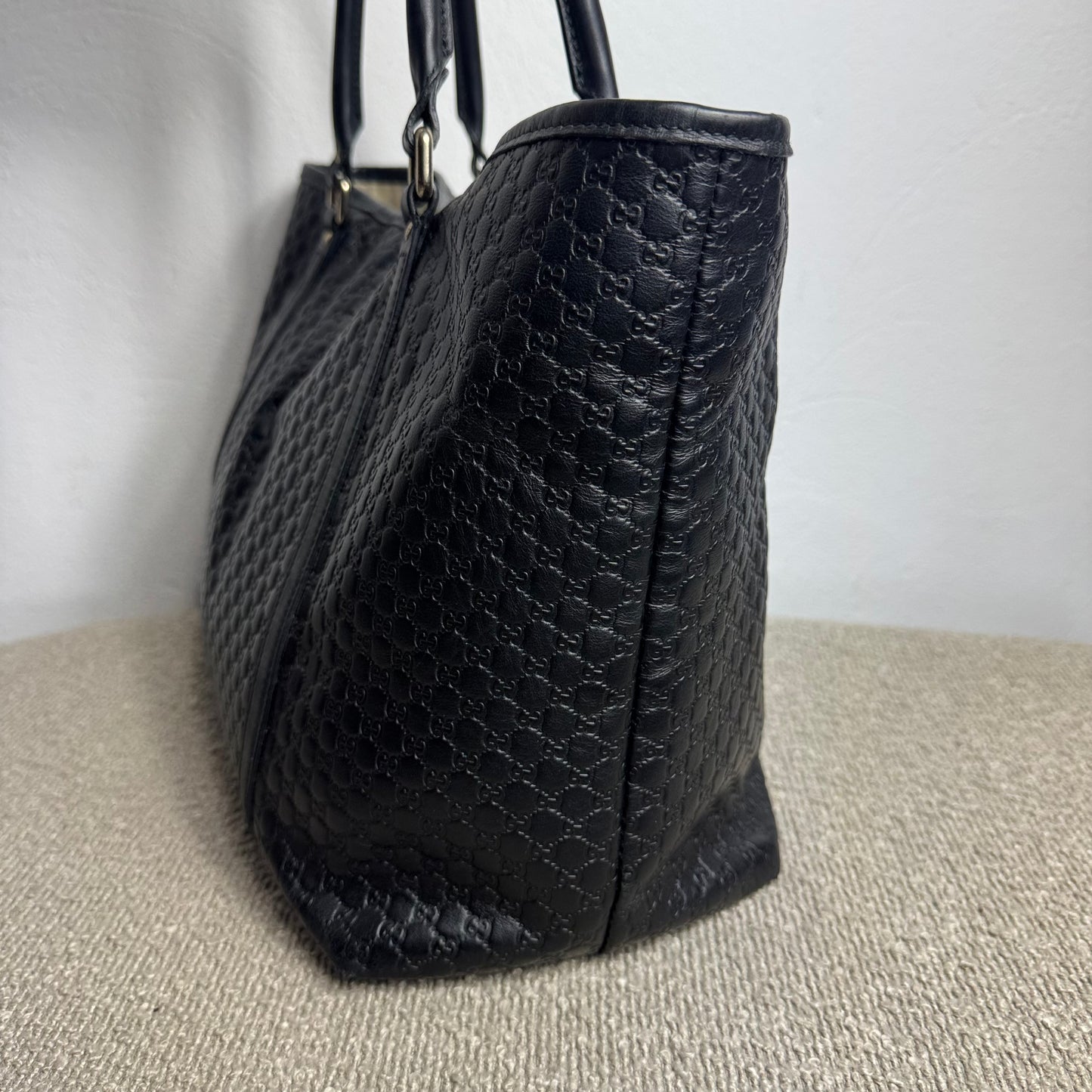 Gucci Microguccissima Leder Shopper Schwarz