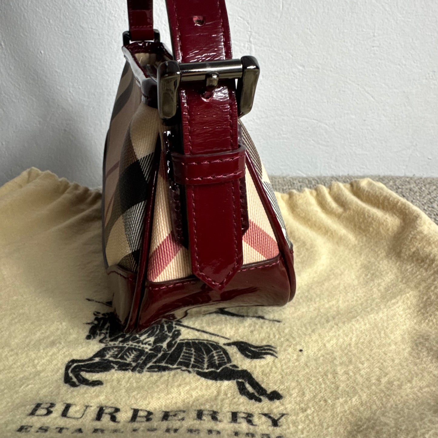 Burberry Nova Check Canvas Burgundy Leder Schultertasche