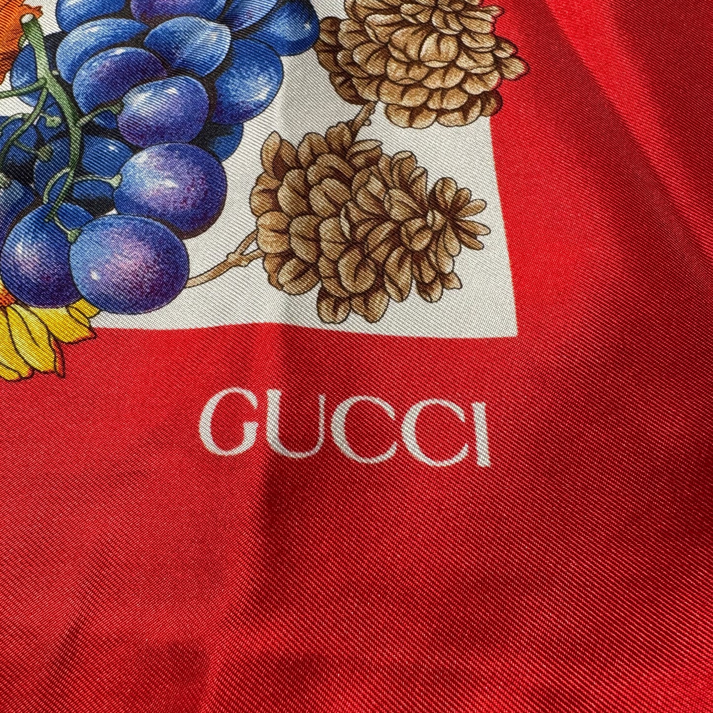 Vintage Gucci Seiden-Carré „Funghi“ rot