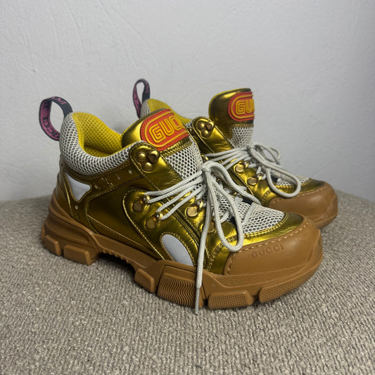 Gucci Flashtrek Sneaker mit abnehmbaren Kristallen – Gr. 38,5