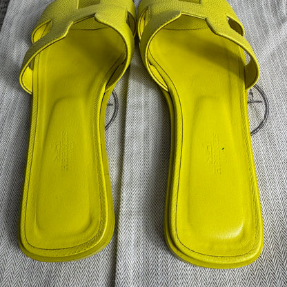 Hermès Oran Sandalen – Leuchtendes Gelb