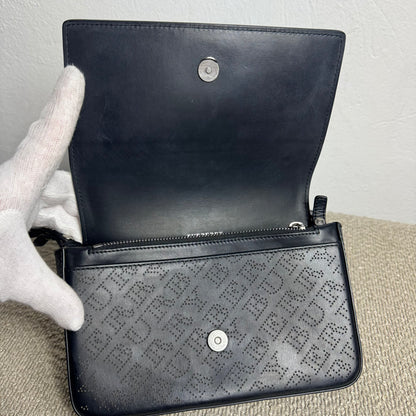 Burberry Perforated Leder Flap Shoulder Bag Schwarz