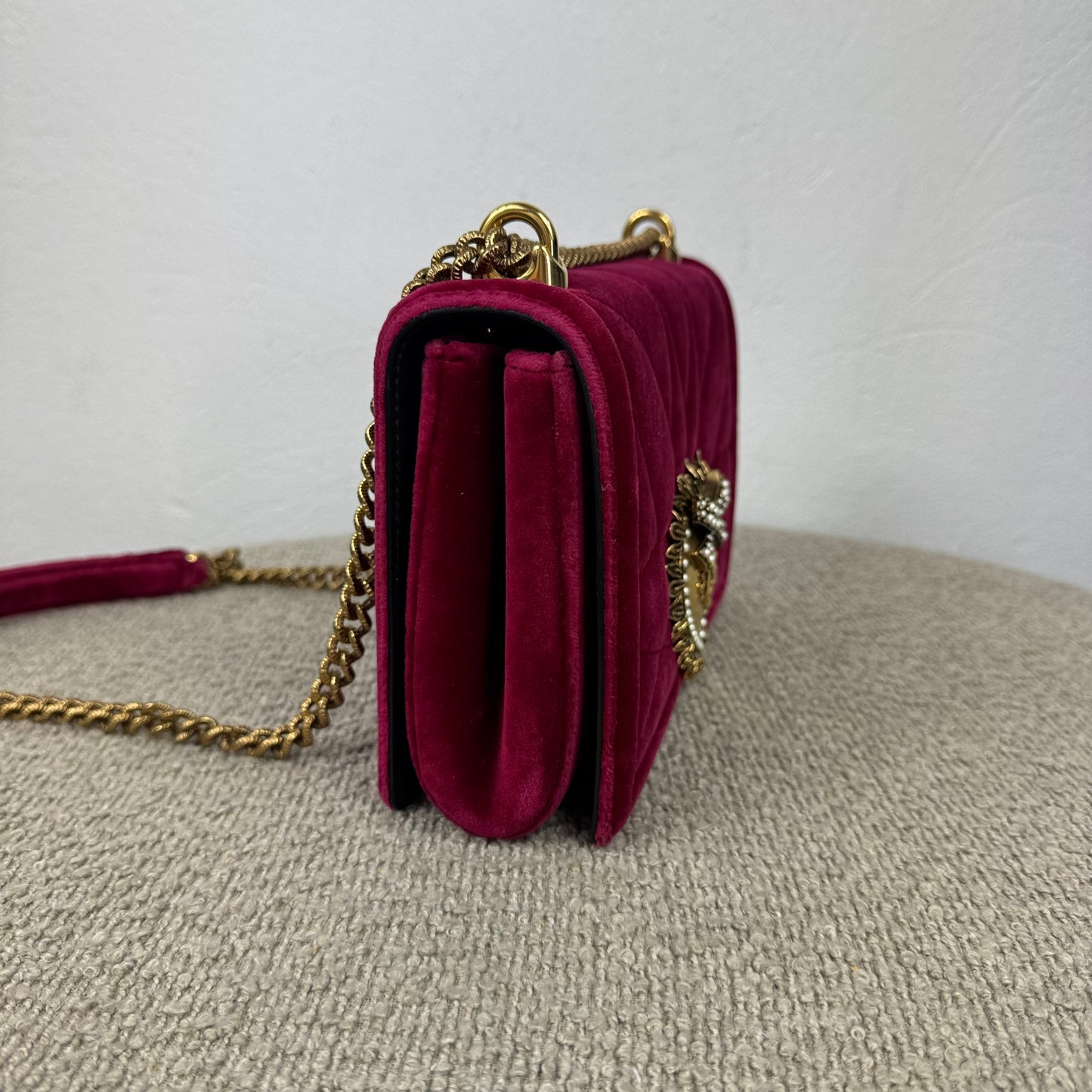Dolce & Gabbana Velvet Devotion Medium Samt Tasche Pink