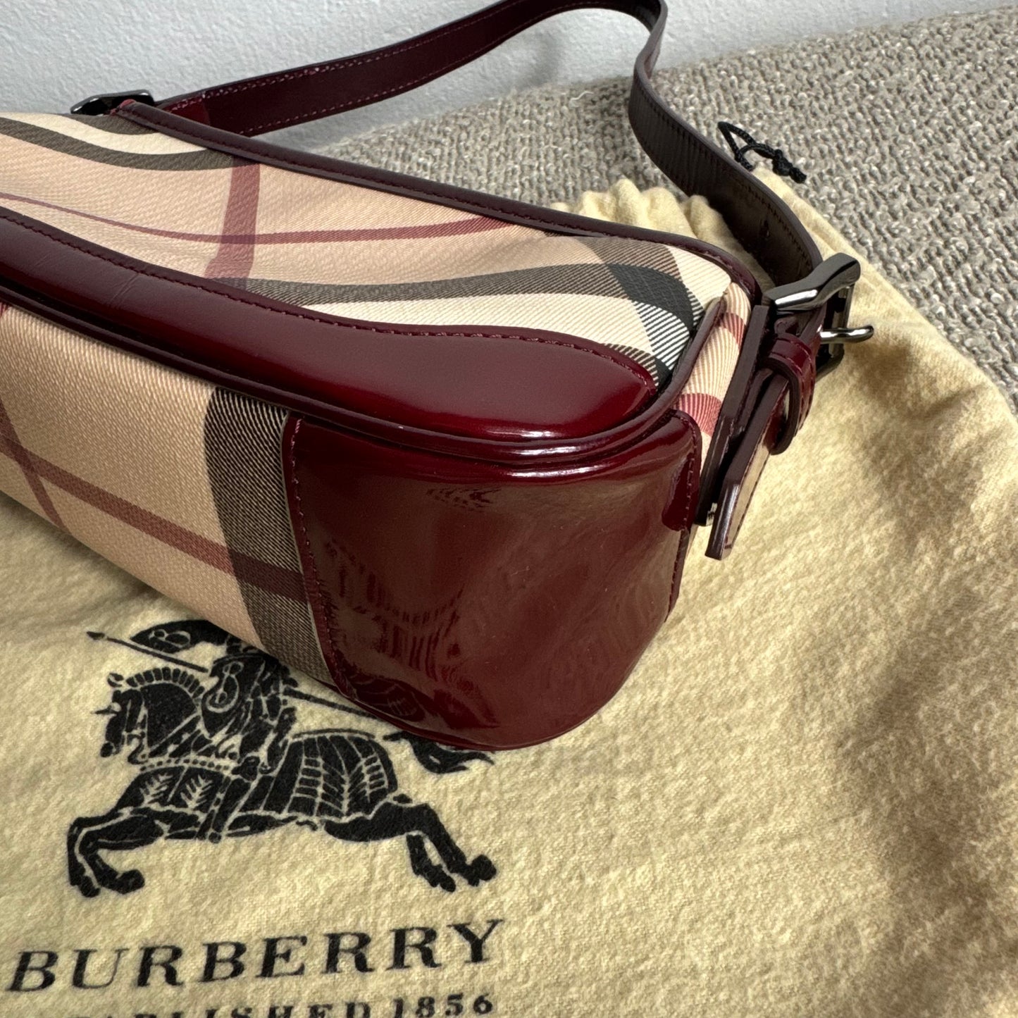 Burberry Nova Check Canvas Burgundy Leder Schultertasche