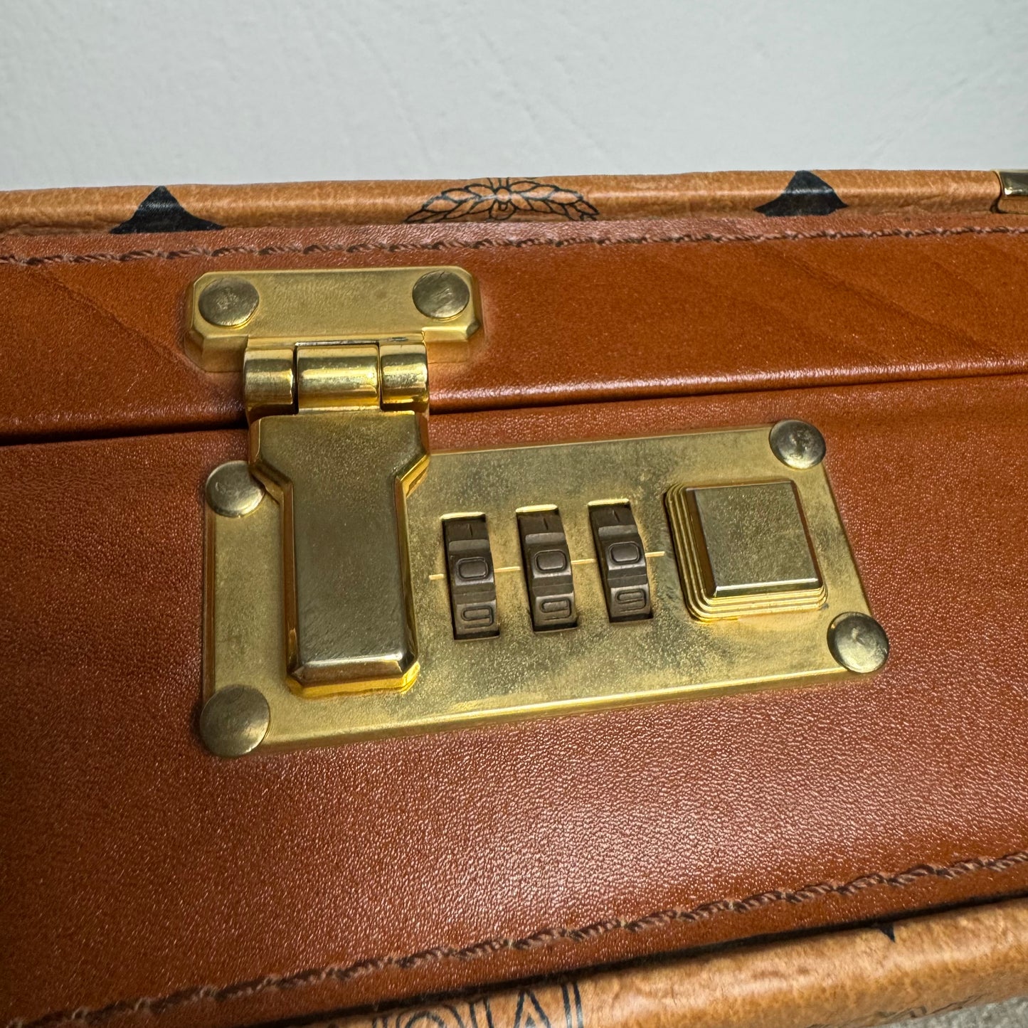 MCM Vintage Koffer Mini – Visetos Cognac