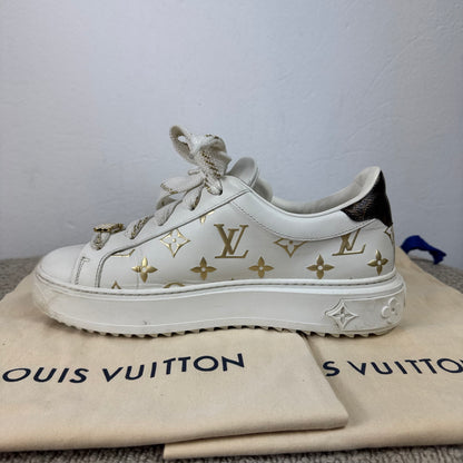 Louis Vuitton Time Out Sneaker – Weiß / Gold – Größe 37,5