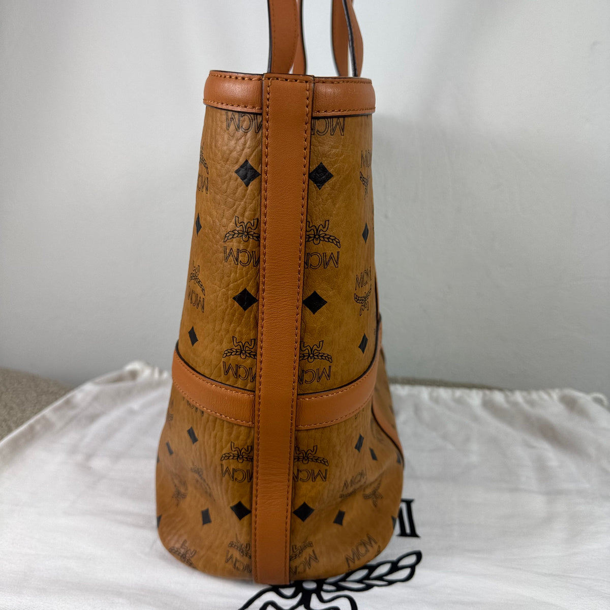 MCM Shopper – Visetos Cognac