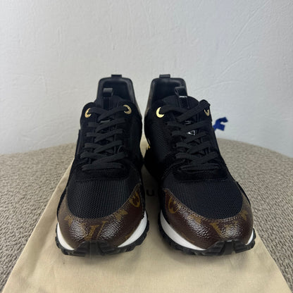 Louis Vuitton Run Away Sneaker – Größe 38,5