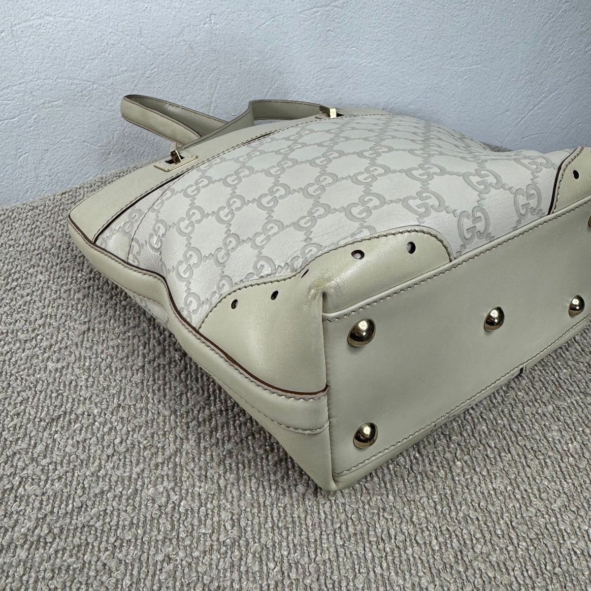 Gucci Mini Guccissima Punch Tote Bag – Weiß