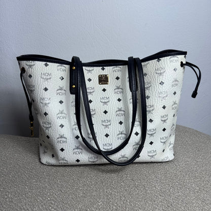 MCM Liz Reversible Shopper Medium Visetos Weiß