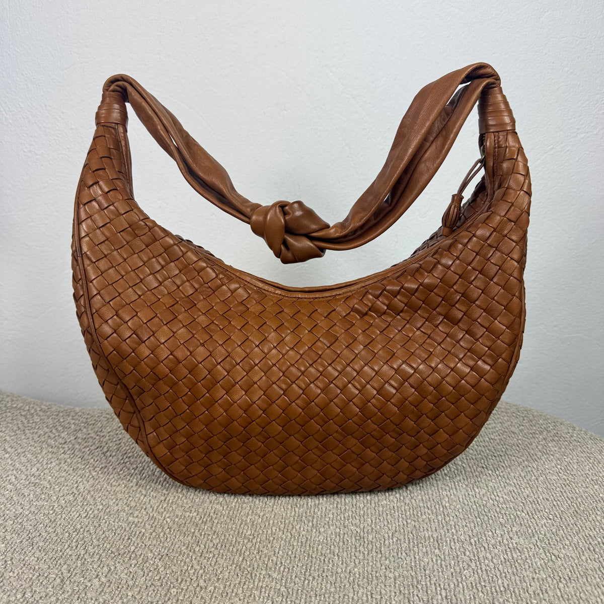 Bottega Veneta Intrecciato Nappa Hobo Bag – Braun