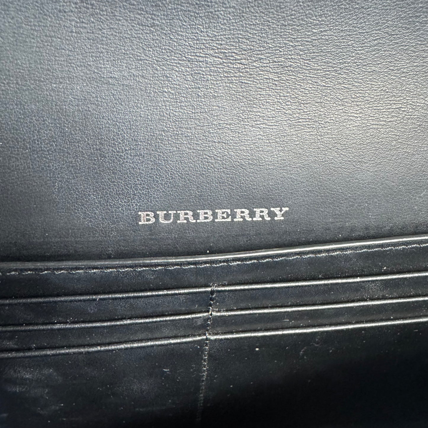 Burberry Perforated Leder Flap Shoulder Bag Schwarz