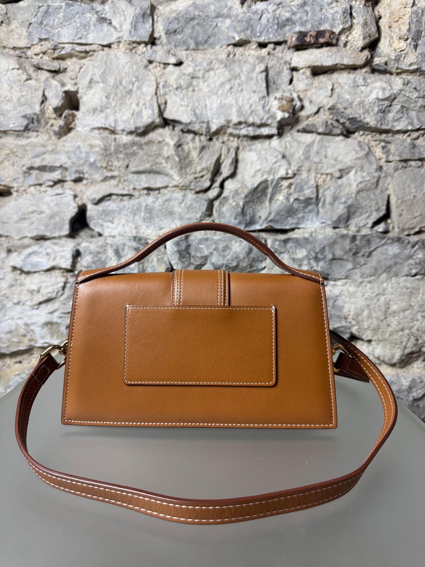 Jacquemus Le Bambino – Braun