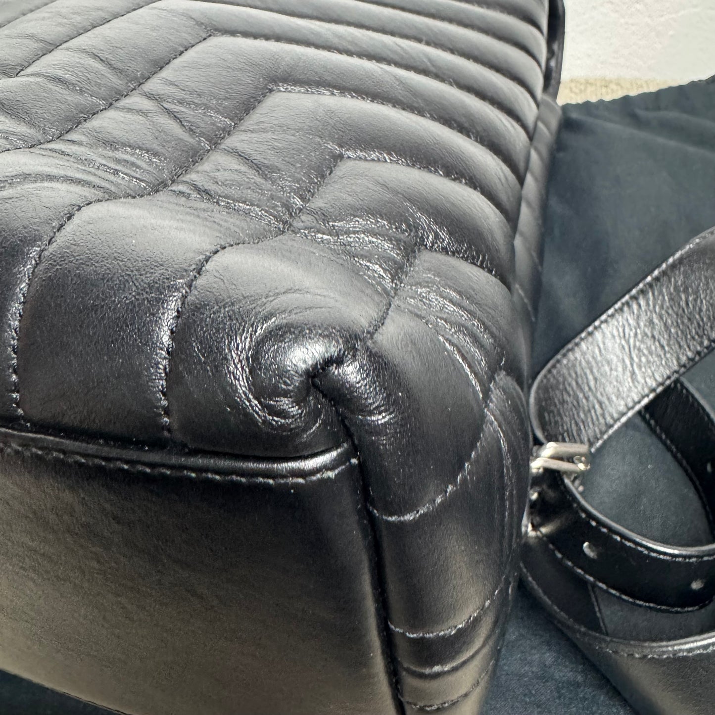 Saint Laurent Loulou Rucksack Matelassé-Leder Schwarz