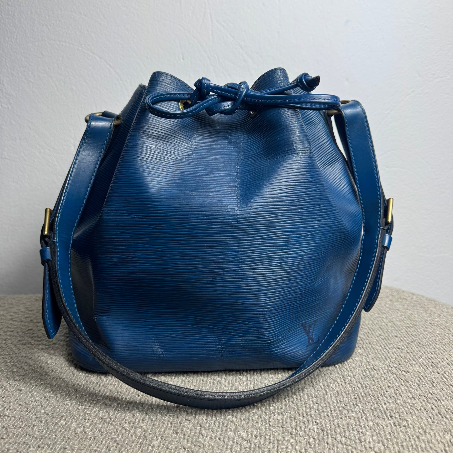 Louis Vuitton Sac Noé Petit – Cuir Épi Bleu