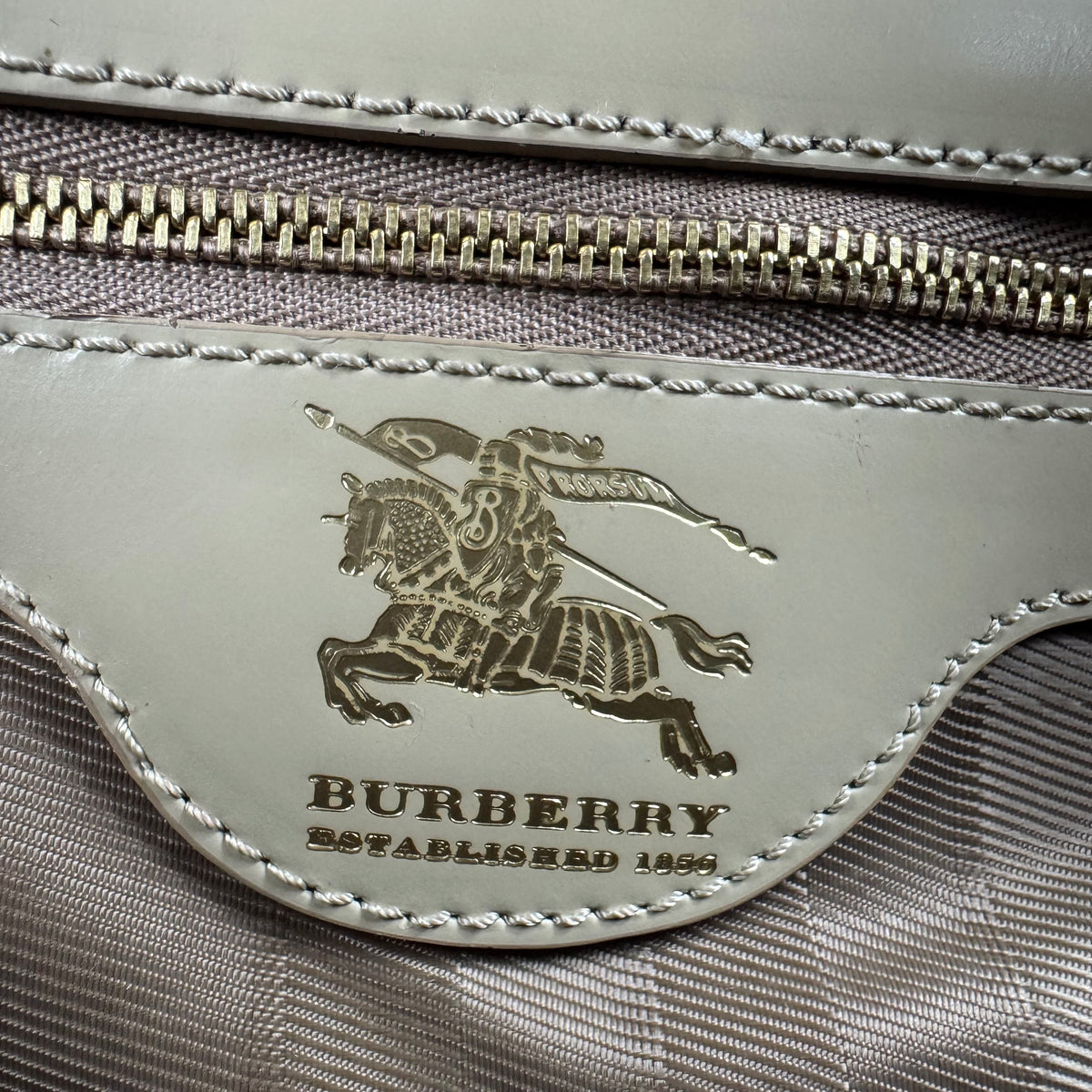 Burberry Quilted Satin & Leder Satchel Bag – Beige