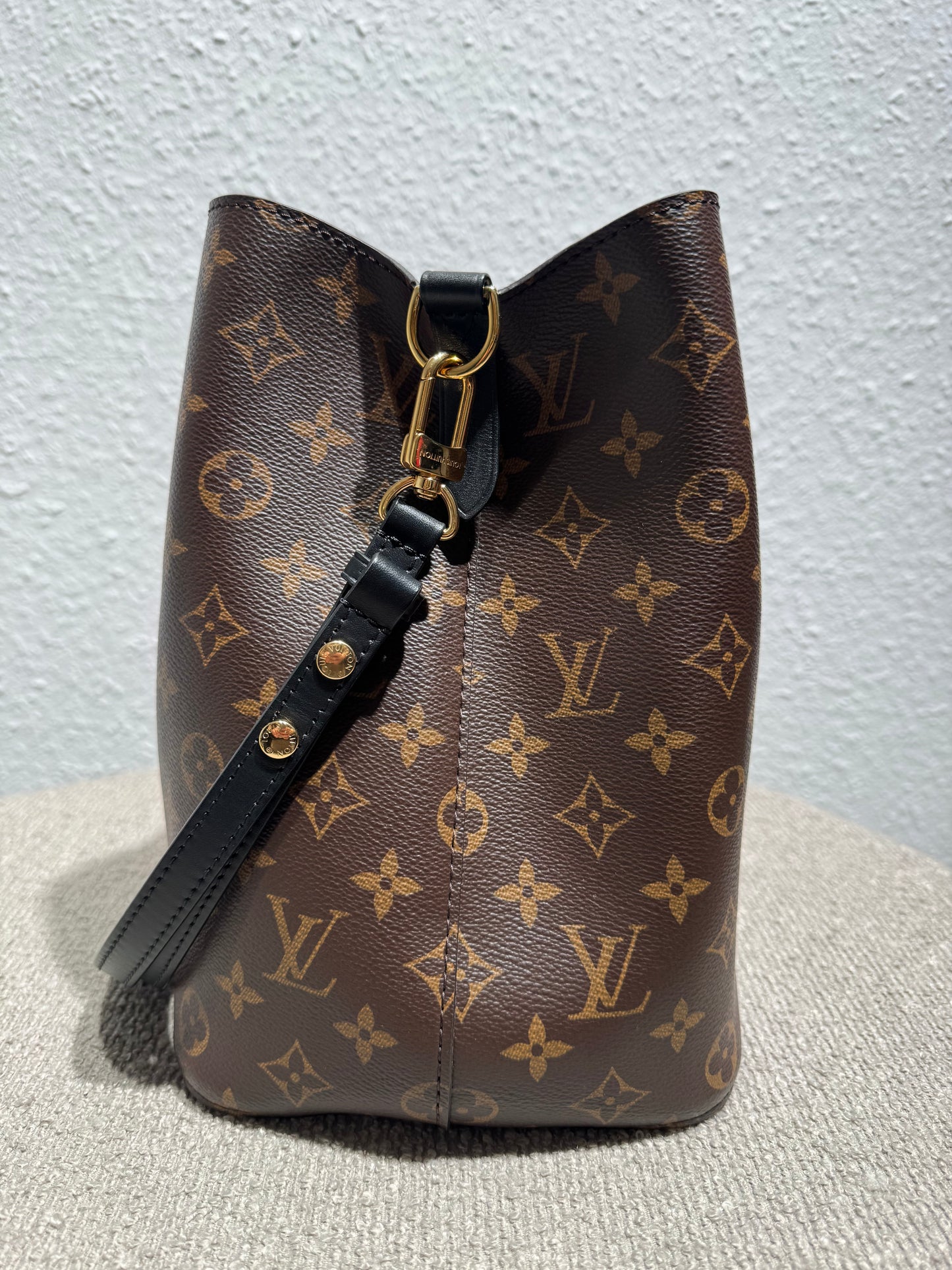Louis Vuitton NéoNoé Monogram – Schwarz