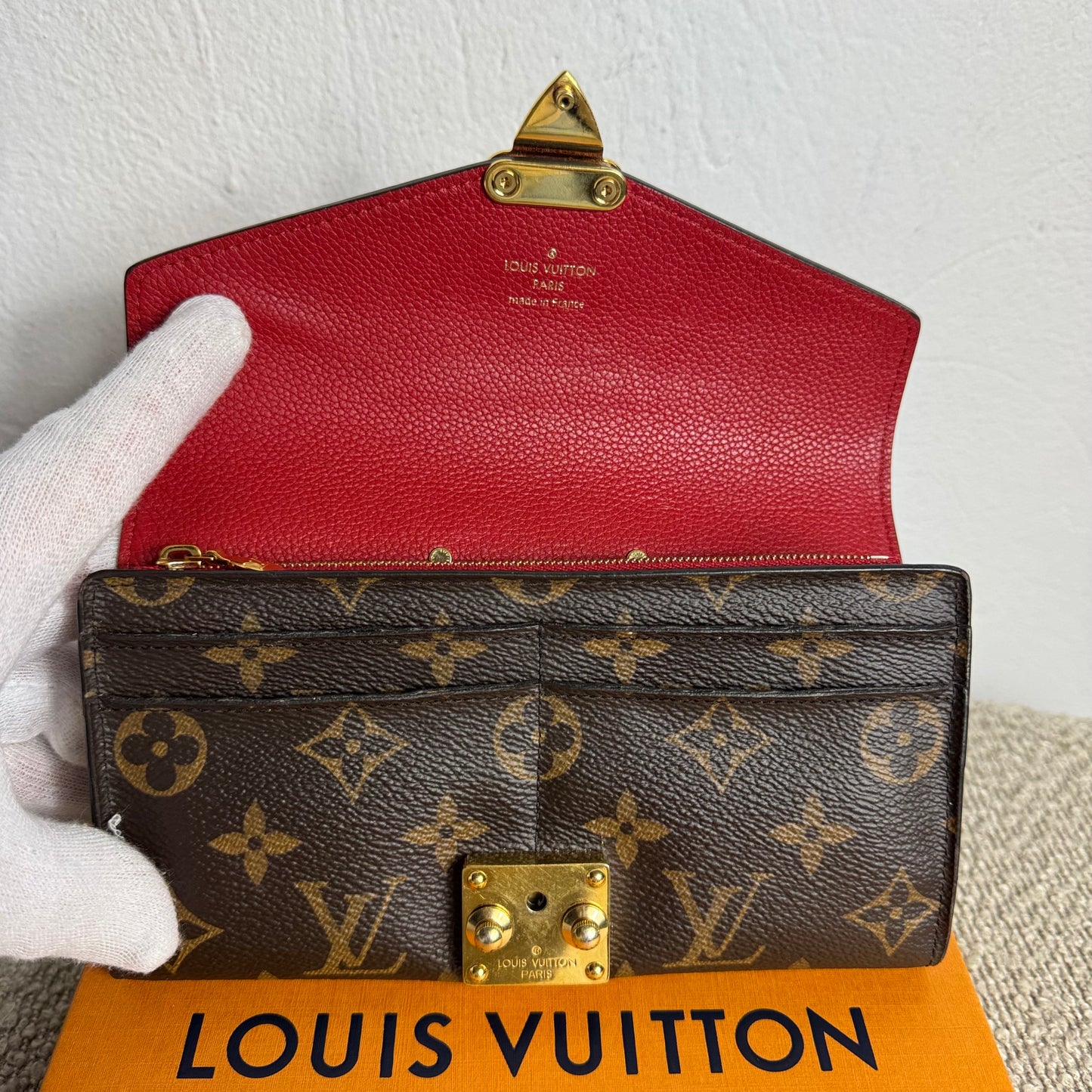 Louis Vuitton „Pallas“ Portemonnaie Monogram Rouge