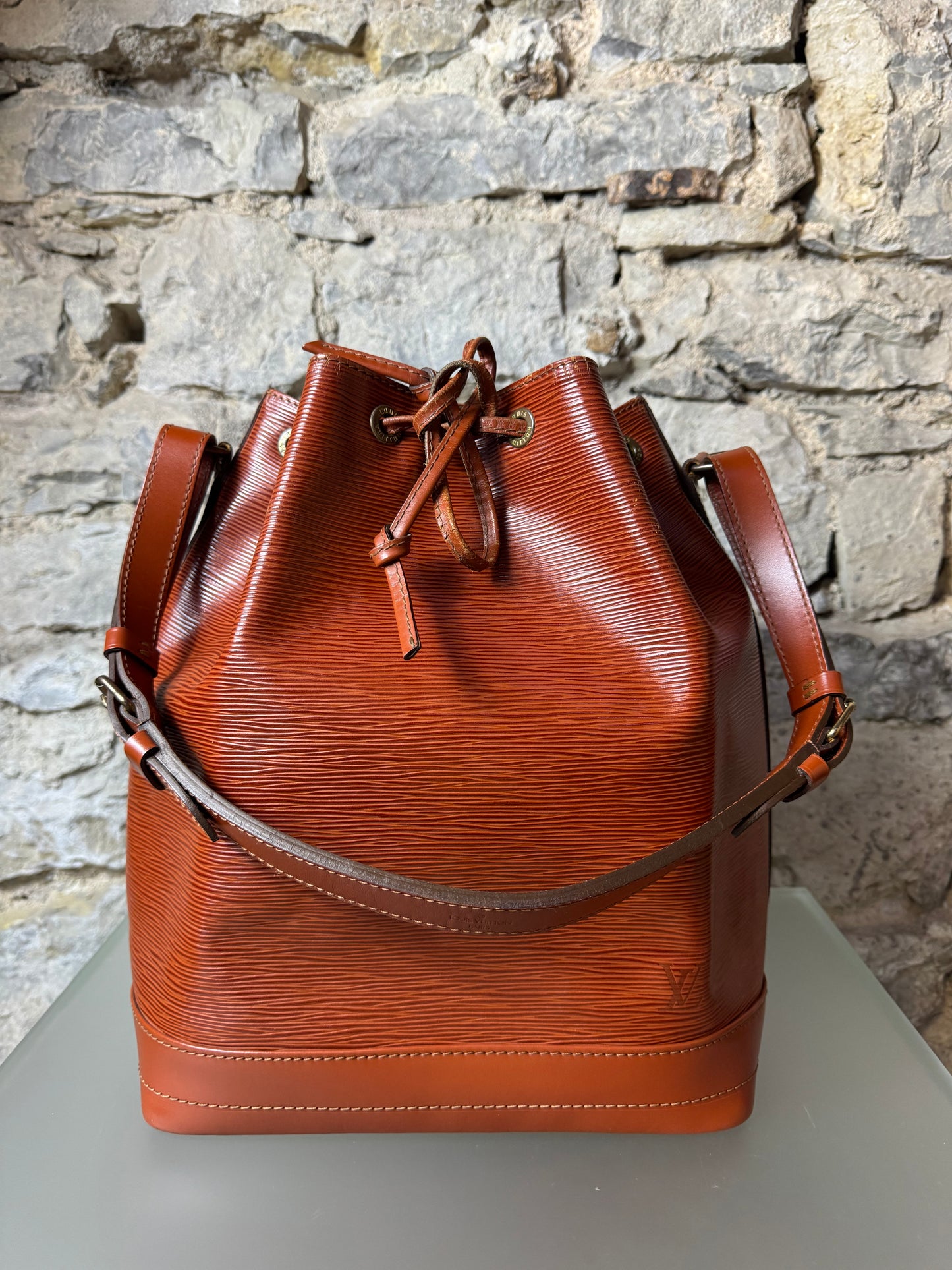 Louis Vuitton Noé Grande Epi Leder Braun – Vintage