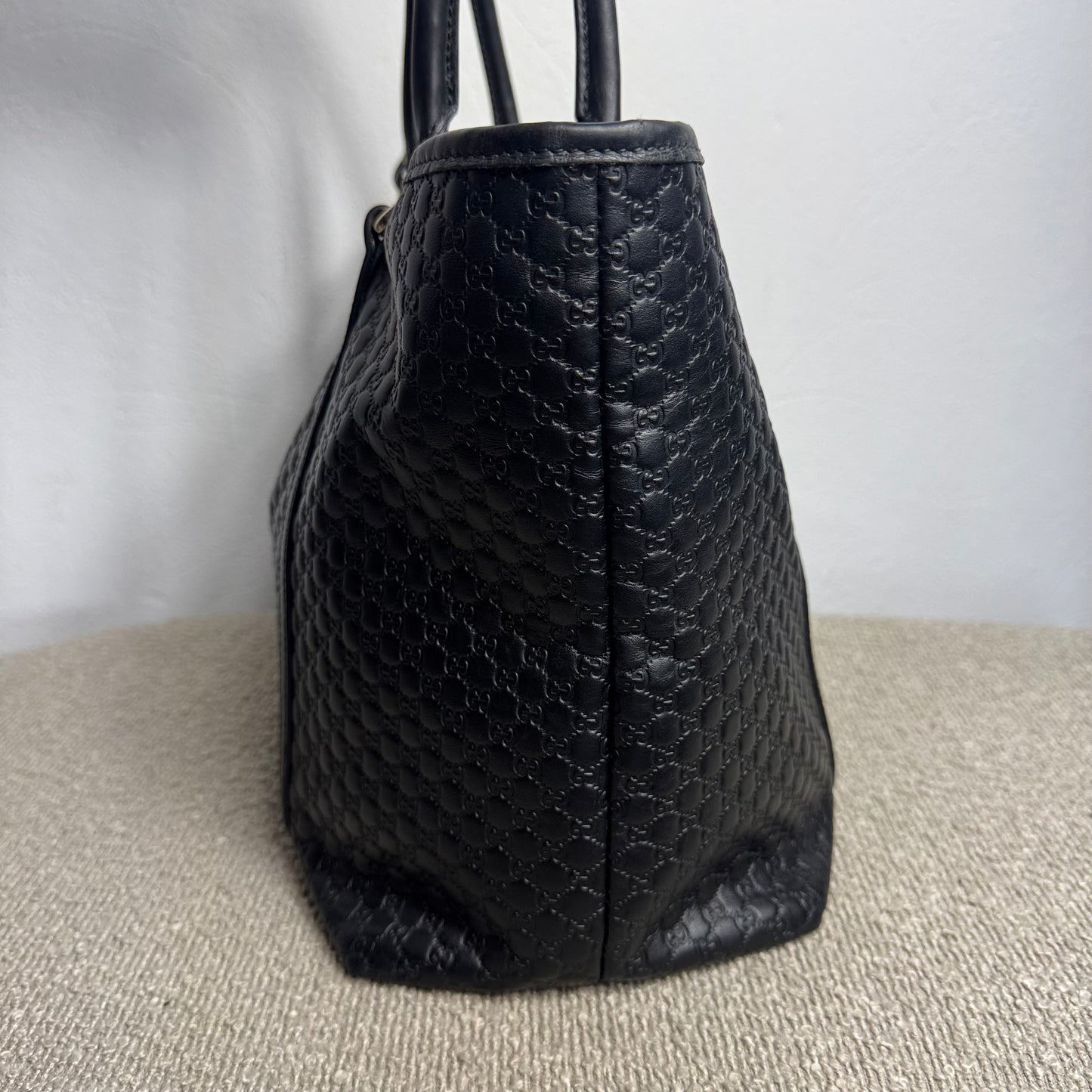 Gucci Microguccissima Leder Shopper Schwarz