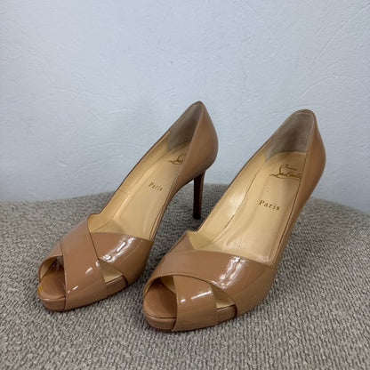 Christian Louboutin Shelley Pumps Nude Lackleder – Größe 39