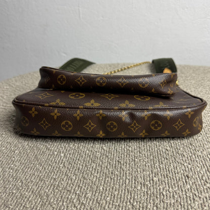 Louis Vuitton Multi Pochette Accessoires Monogram – Grüner Trageriemen