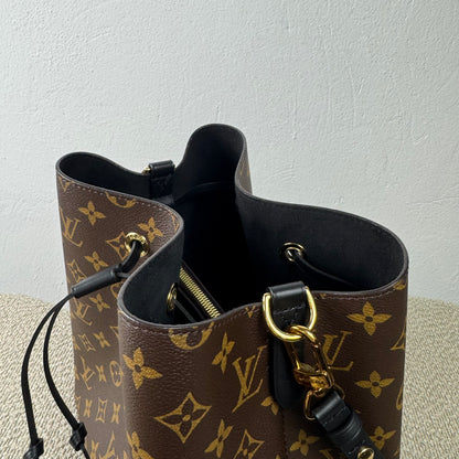 Louis Vuitton NéoNoé – Monogram Canvas / Schwarz