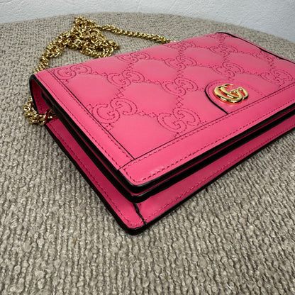Gucci GG Matelassé Chain Wallet – Pink