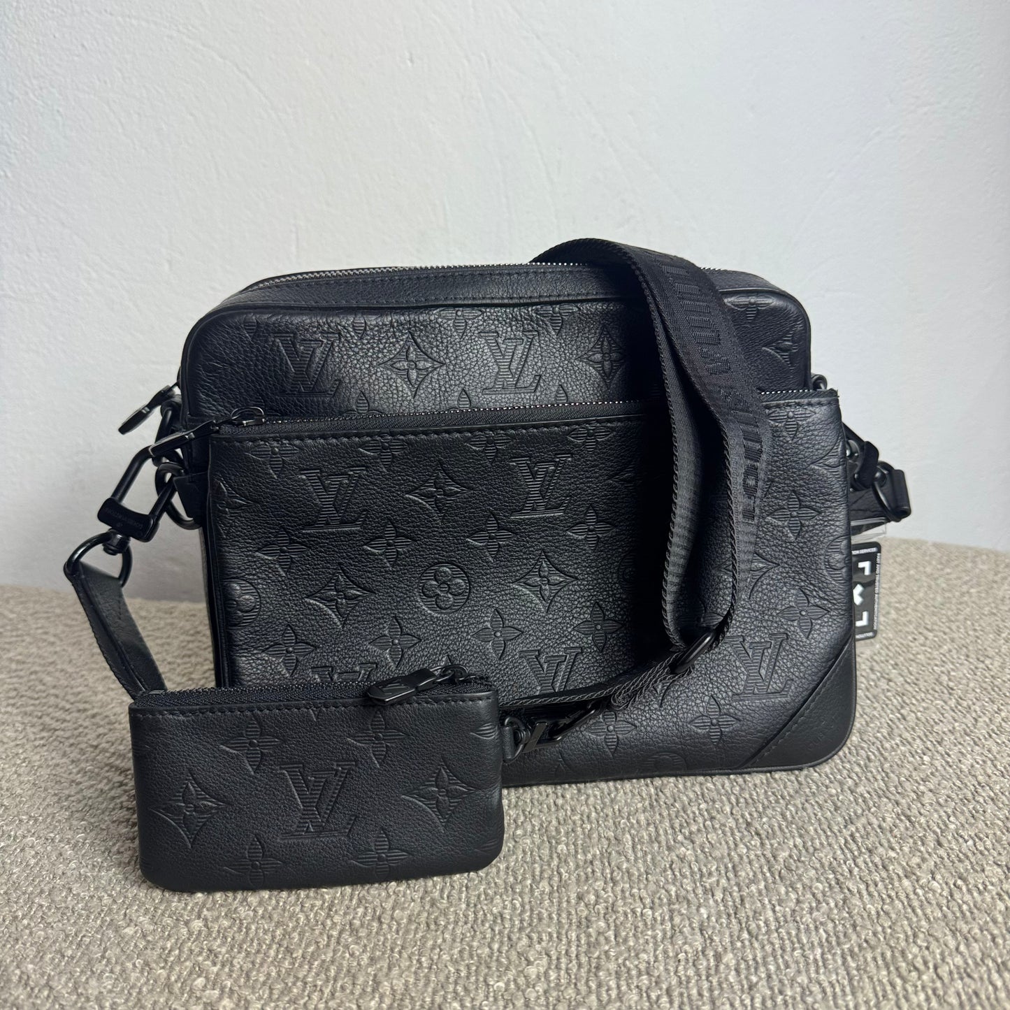 Louis Vuitton Trio Messenger Monogram Shadow Leder