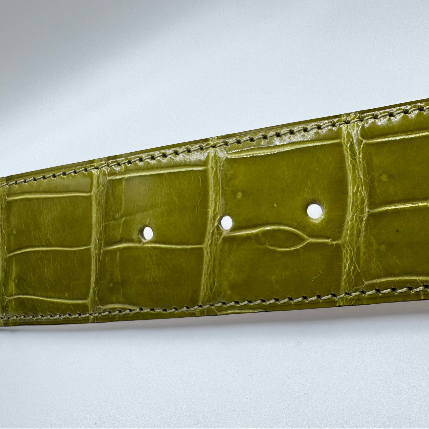 Hermès Shiny Porosus Krokodilleder Gürtelriemen – Grün – 85 cm / 40 mm