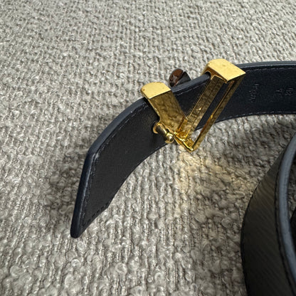 Louis Vuitton Ladies EPI Twist Logo Gürtel Schwarz – 75 cm